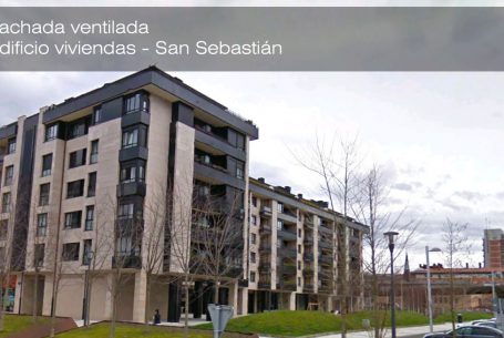 Fachada ventilada en piedra caliza y granito en viviendas de San Sebastián